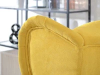 Designerski fotel uszak do salonu MALMO żółty - charakterystyczne detale