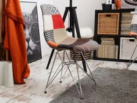 Designerskie krzesło do jadalni MPC ROD TAP patchwork - w aranżacji ze stołem EAMES