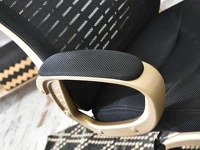 Nowoczesny czarny fotel mesh ze złotymi dodatkami RIND - miękkie podłokietniki